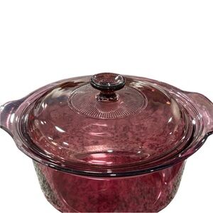 Cranberry Vision 3.5 Quart Round Covered Casserole Dish Please Read